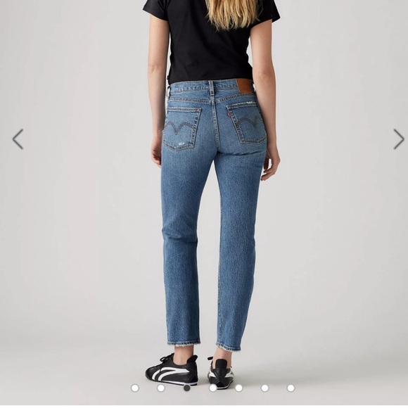 Levi's Women’s Wedgie Straight Fit Button Fly Cropped Jeans Distressed Size 27 - Picture 1 of 11